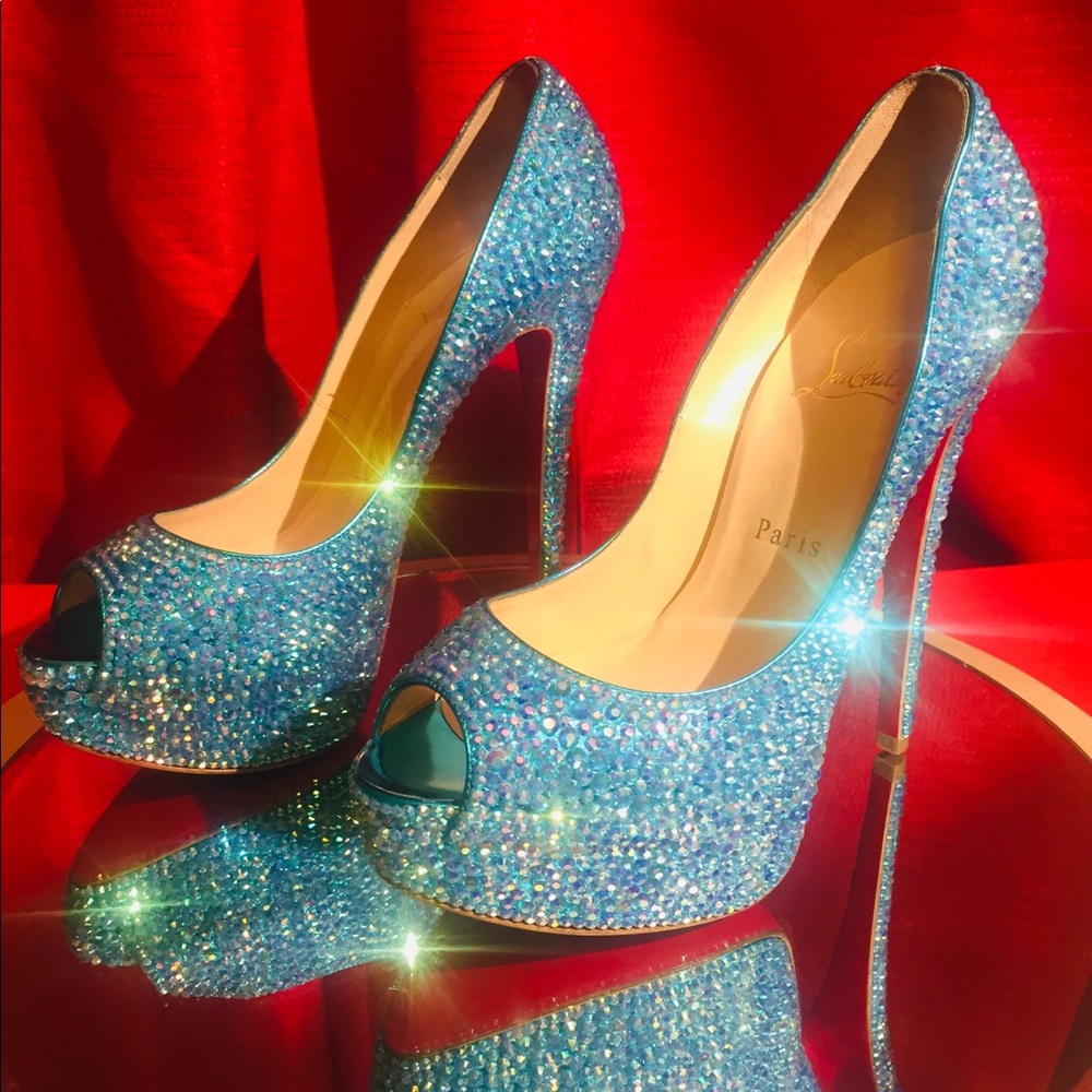 [SOLD] Authentic Christian Louboutin Lady Peep